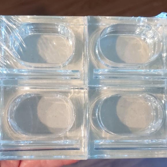 Acrylic Flower vase napkin holders - Picture 2 of 3